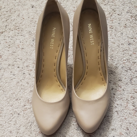 nine west beige heels